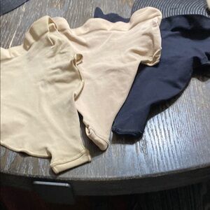 Skims mid waist sculpting thong in